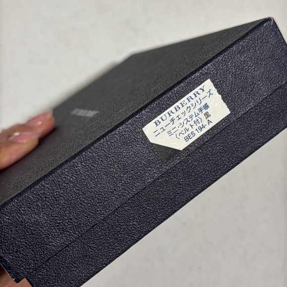 Burberry Agenda Tan & Black Novacheck New With Box 4x5.75 - Picture 11 of 13